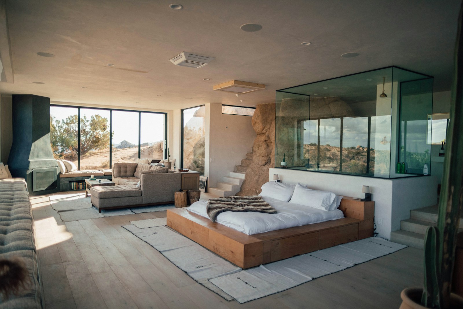 Deluxe Suite 2
